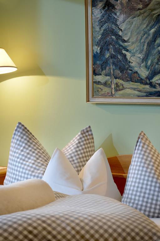 Landhaus Kumbichl Mayrhofen Szoba fotó